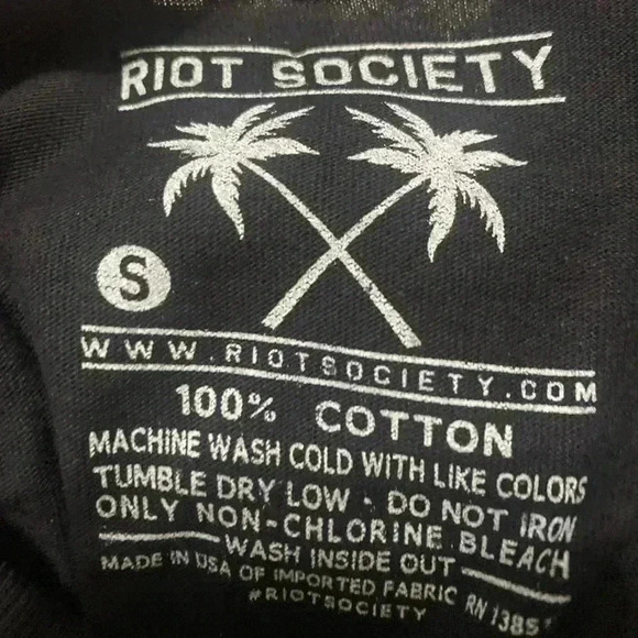 🦕🦖Riot Society Classic T-Shirt - Crew Neck T-Shirts Size S NWOT - Picture 4 of 4